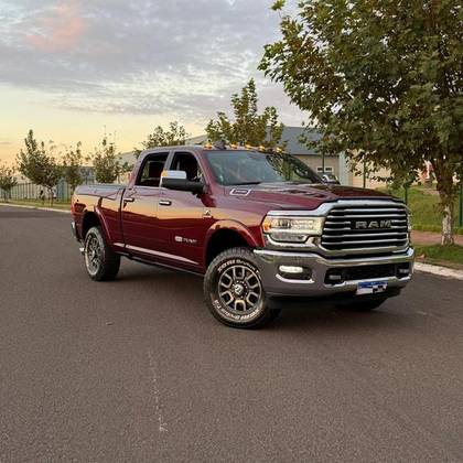 RAM 3500 6.7 I6 TURBO DIESEL LIMITED LONGHORN CD 4X4  AUTOMÁTICO